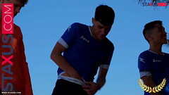 STAXUS :: Hot bicyclists can'_t resist making an emergency stop Thumb