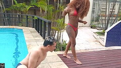 Quase me afhoguei pela morena que tava na piscina, ela aproveitou e fez boca e buceta em mim Thumb